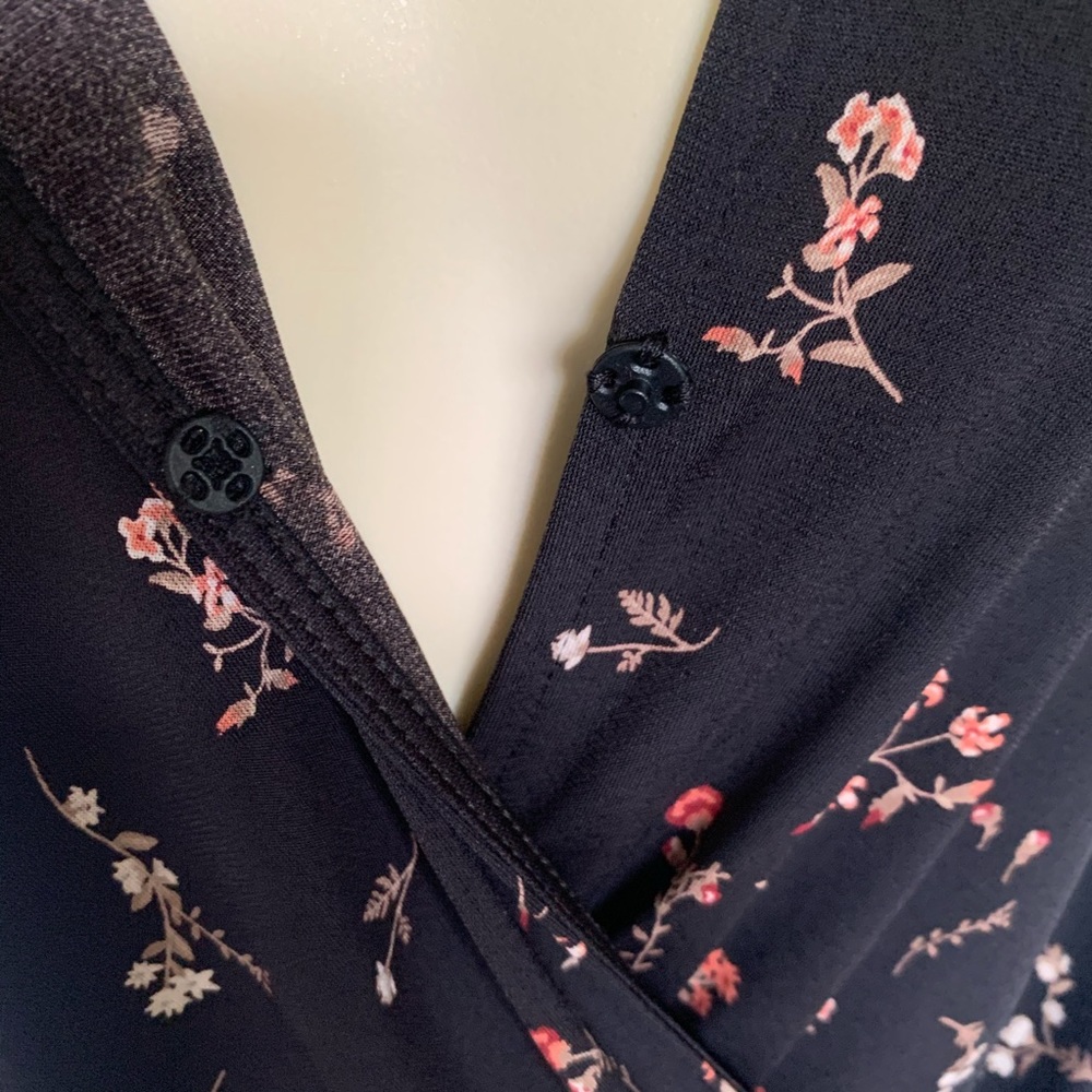 Black Short Sleeve Romper Floral Romper - Picture 9 of 13